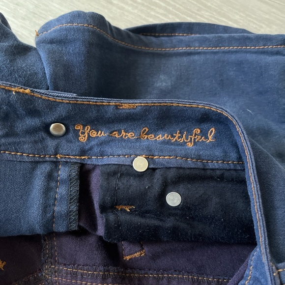 Women’s Dollhouse Shorts - Picture 5 of 5